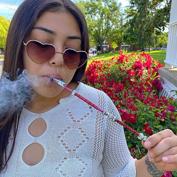 Blunt Clips Roach Clips - Picture 4 of 4